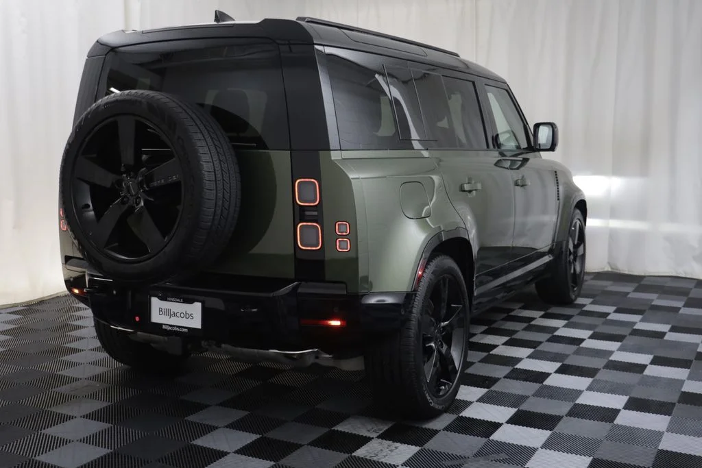 Certified Used 2026 Green Land Rover X-Dynamic SE image 16