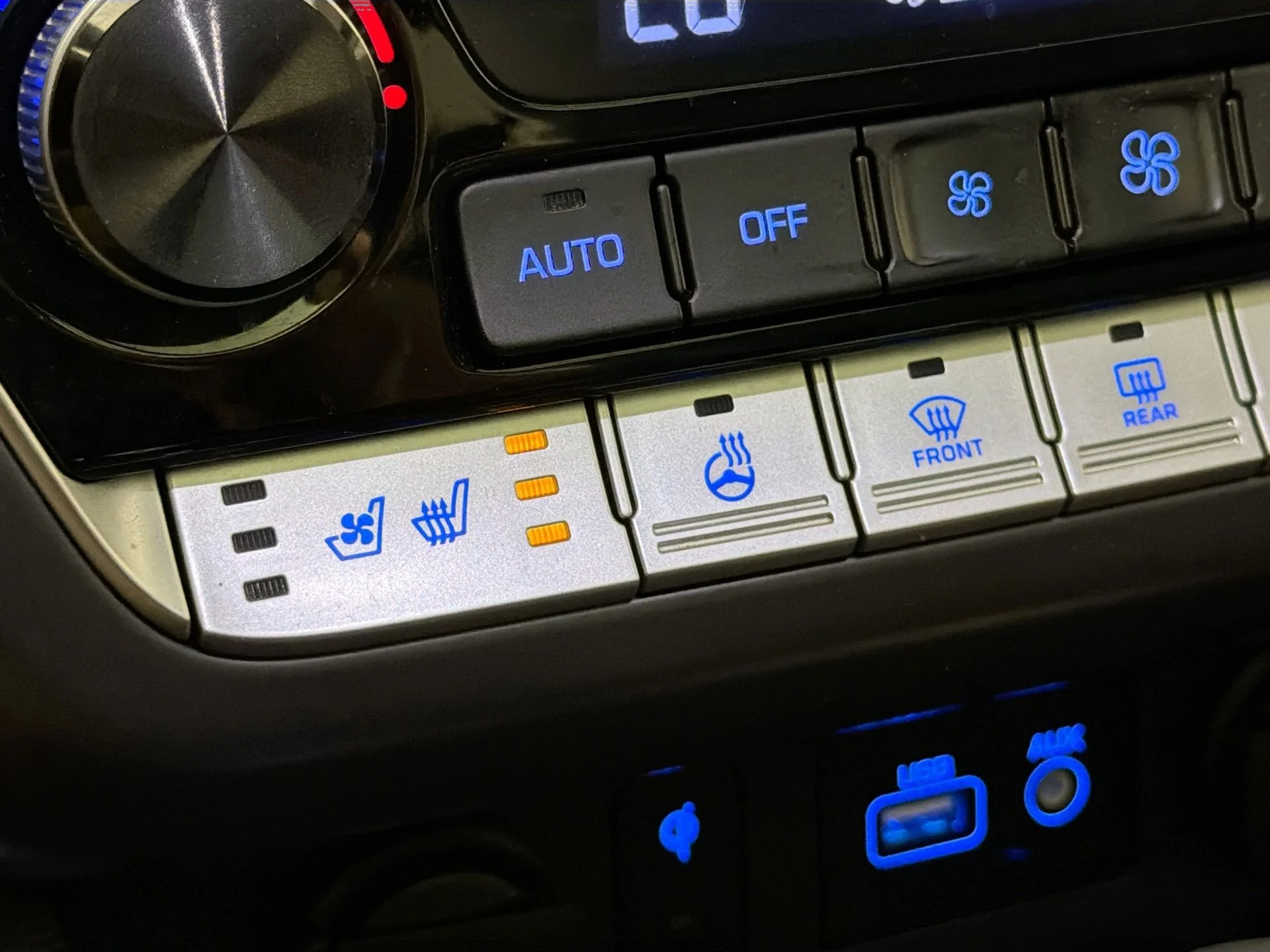 Used 2019 White Hyundai Limited image 22