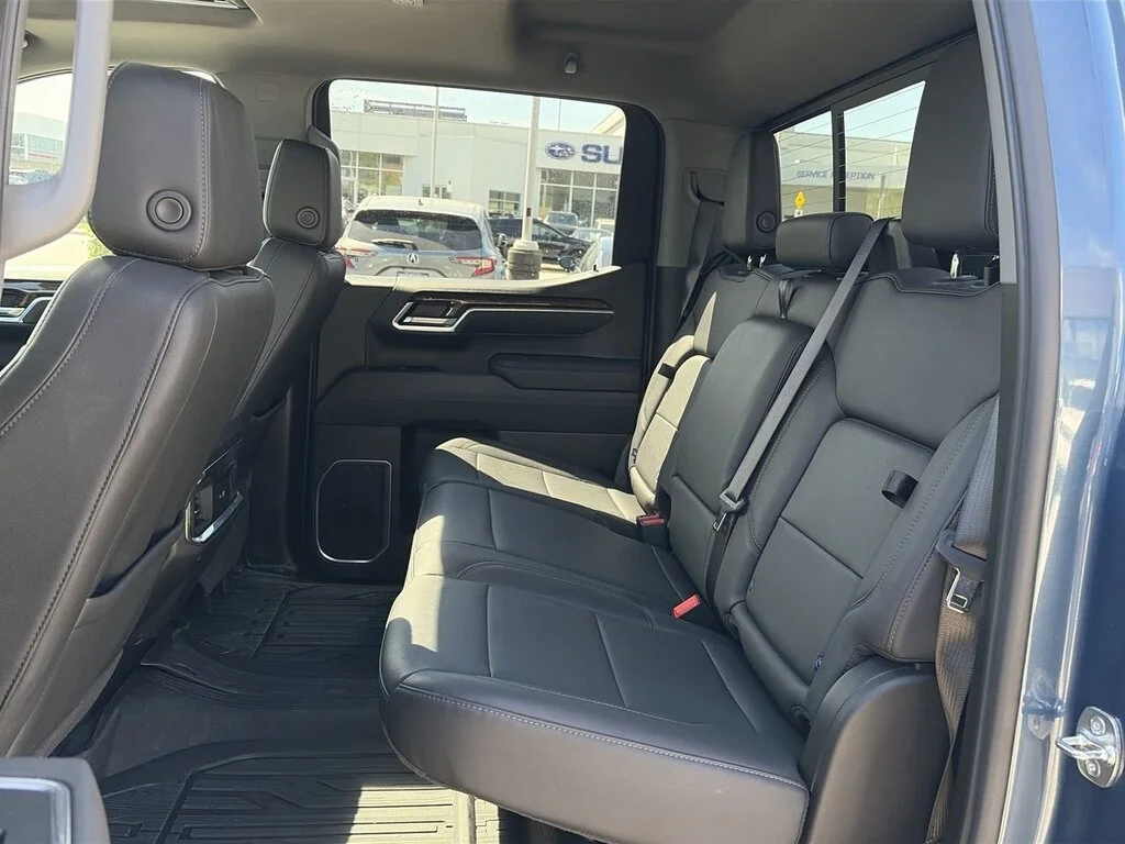 Used 2026 Downpour Metallic GMC Crew Cab Short Box 4-Wheel Drive Elevation Dilawri image 31