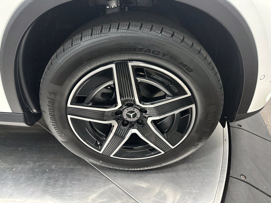 New 2027 Polar White Mercedes-Benz GLC 300 image 39