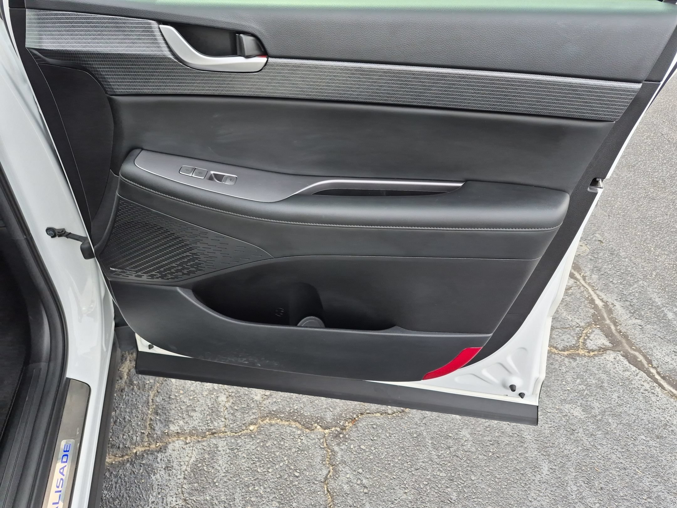 Used 2025 Hyper White Hyundai Limited image 36