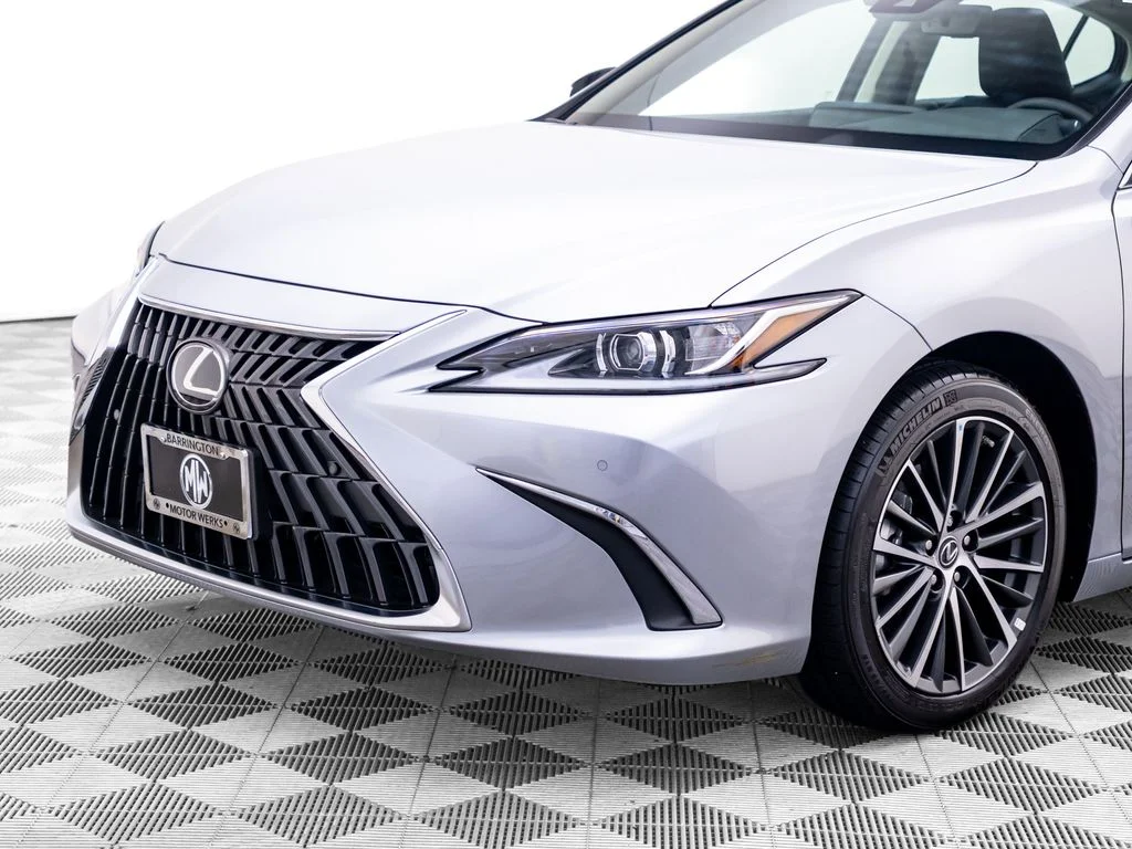 Used 2023 Silver Lexus 300h image 35