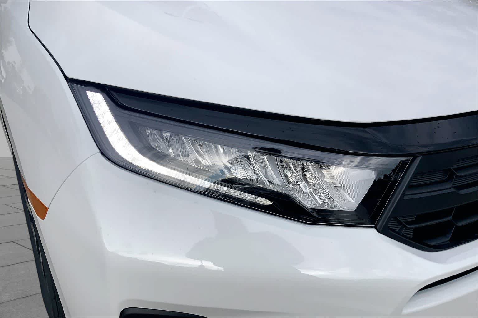 New 2026 Platinum White Pearl Honda EX-L image 13