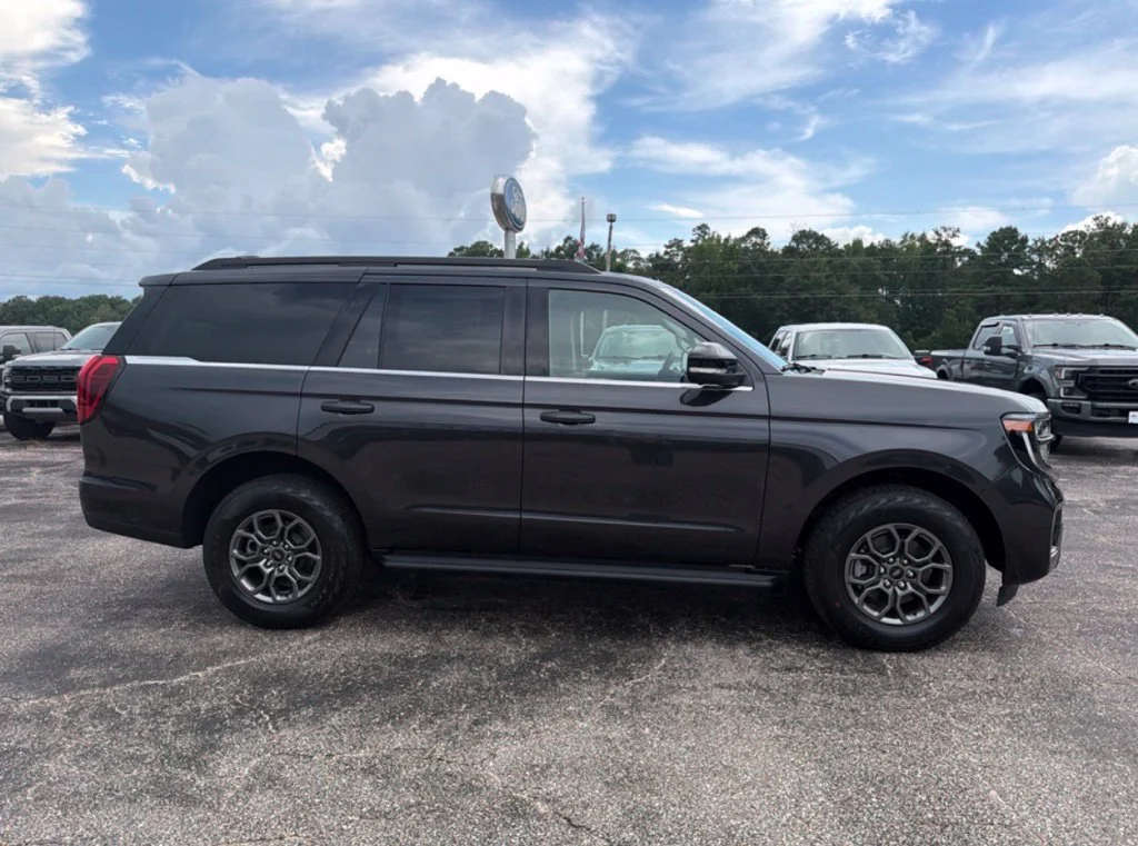 New 2027 Dark Matter Gray Metallic Ford Active image 17