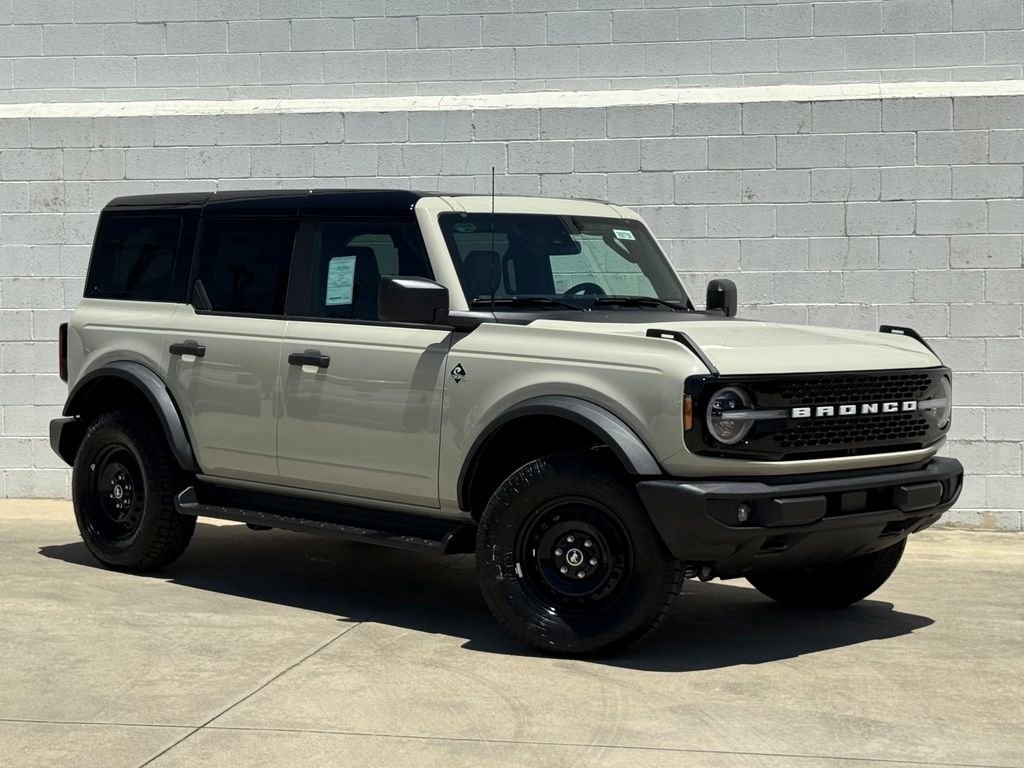 Desert Sand 2026 Ford Bronco Outer Banks 4-Door 4WD SUV / Crossover Four-Wheel Drive