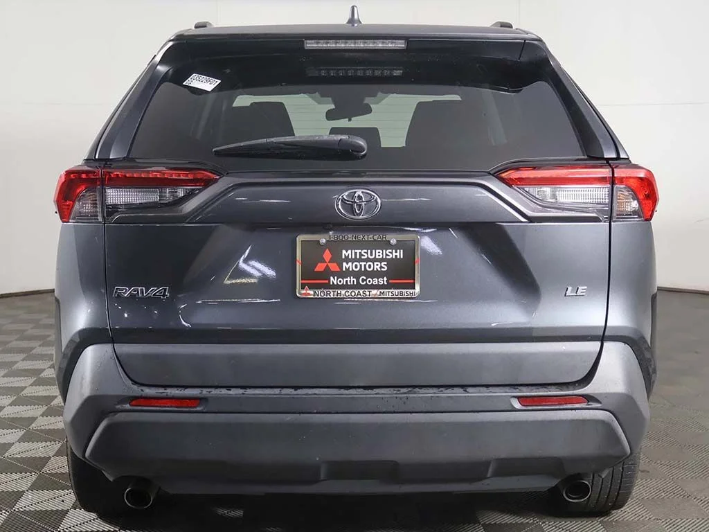 Used 2020 Gray Toyota LE image 9