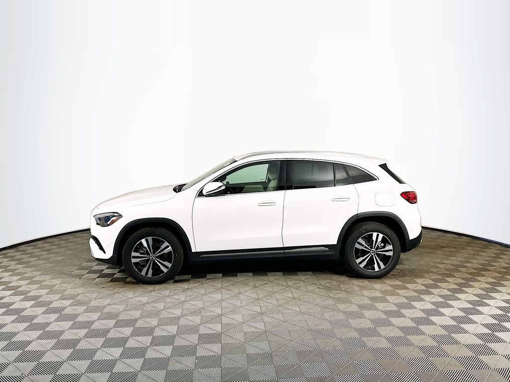 New 2026 Polar White Mercedes-Benz GLA 250 image 4