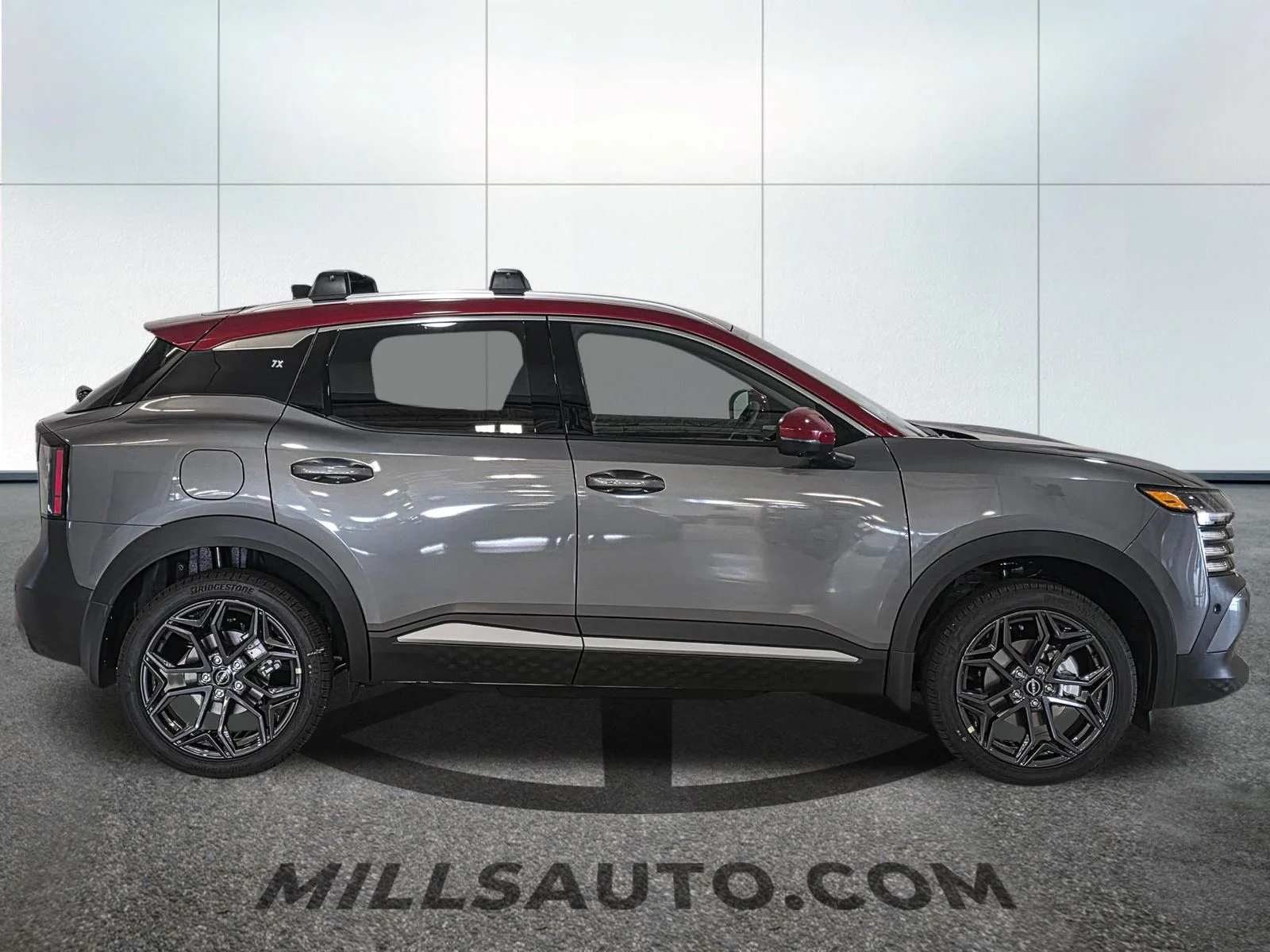 New 2026 Gun Metallic / Scarlet Ember Tintcoat Two-tone Nissan SR image 9