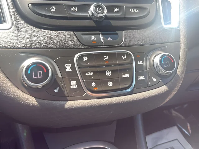 Used 2020 Gray Chevrolet LT image 18