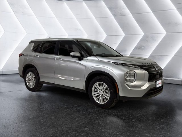 2024 Mitsubishi Outlander ES