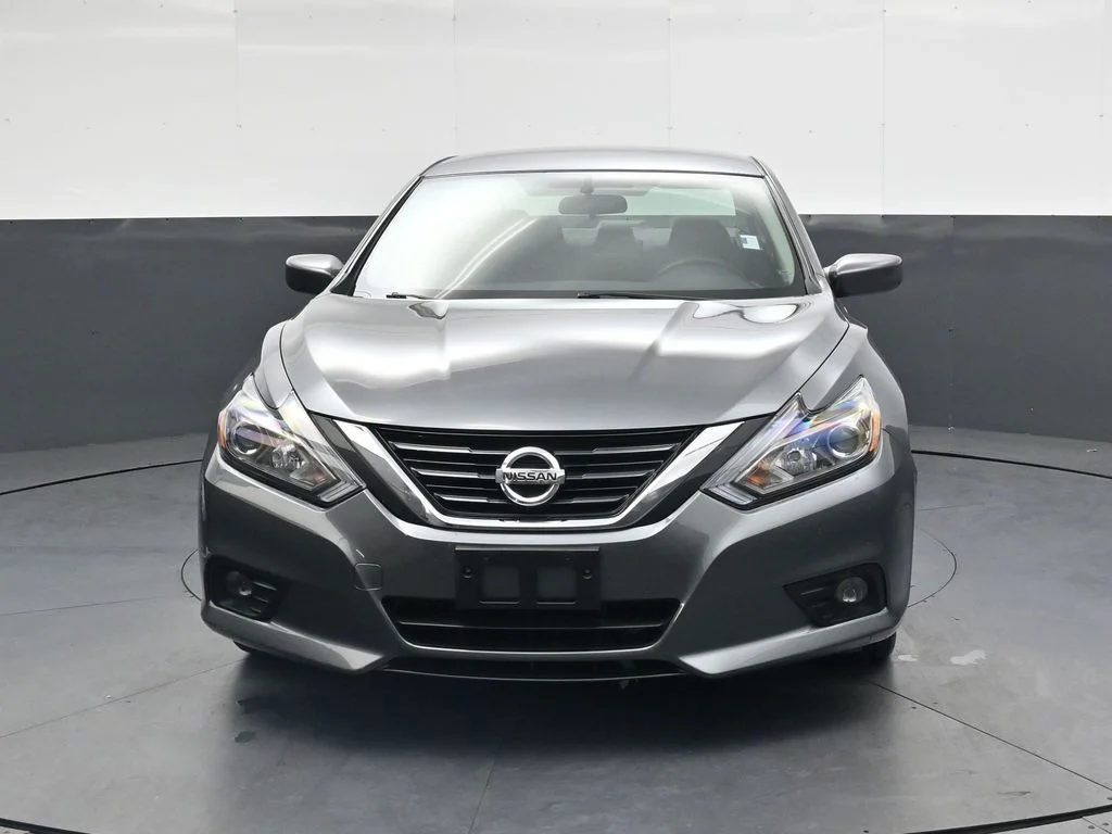 Used 2018 Gray Nissan 2.5 SR image 14