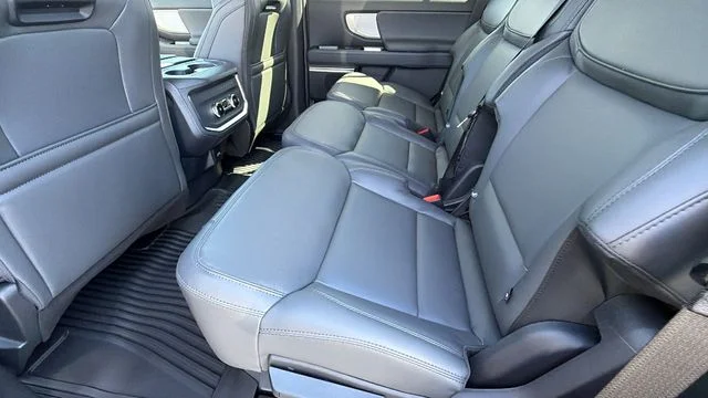 New 2027 Glacier Gray Metallic Tri-Coat Ford Active image 49