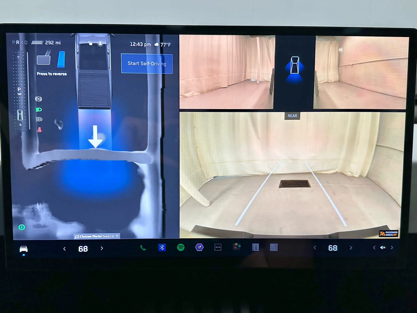 2024 Tesla Cybertruck Base - Photo 34