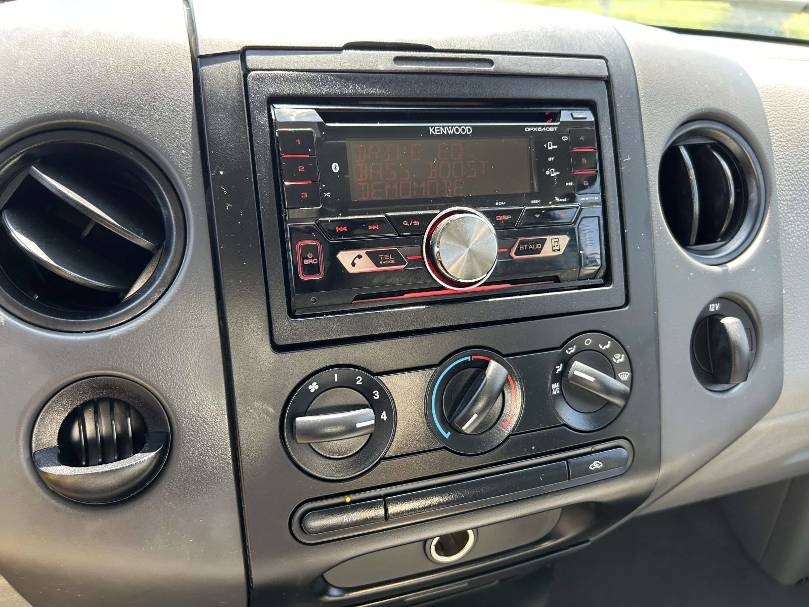 Used 2005 Red Ford Supercab 133 STX image 18