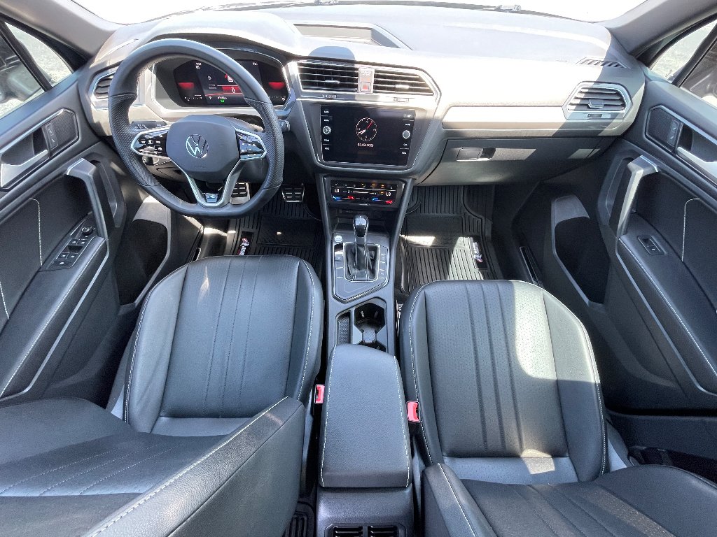 Used 2023 Platinum Gray Metallic Volkswagen SE R-Line Black image 3