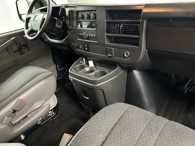 Used 2025 Summit White GMC Work Van image 13