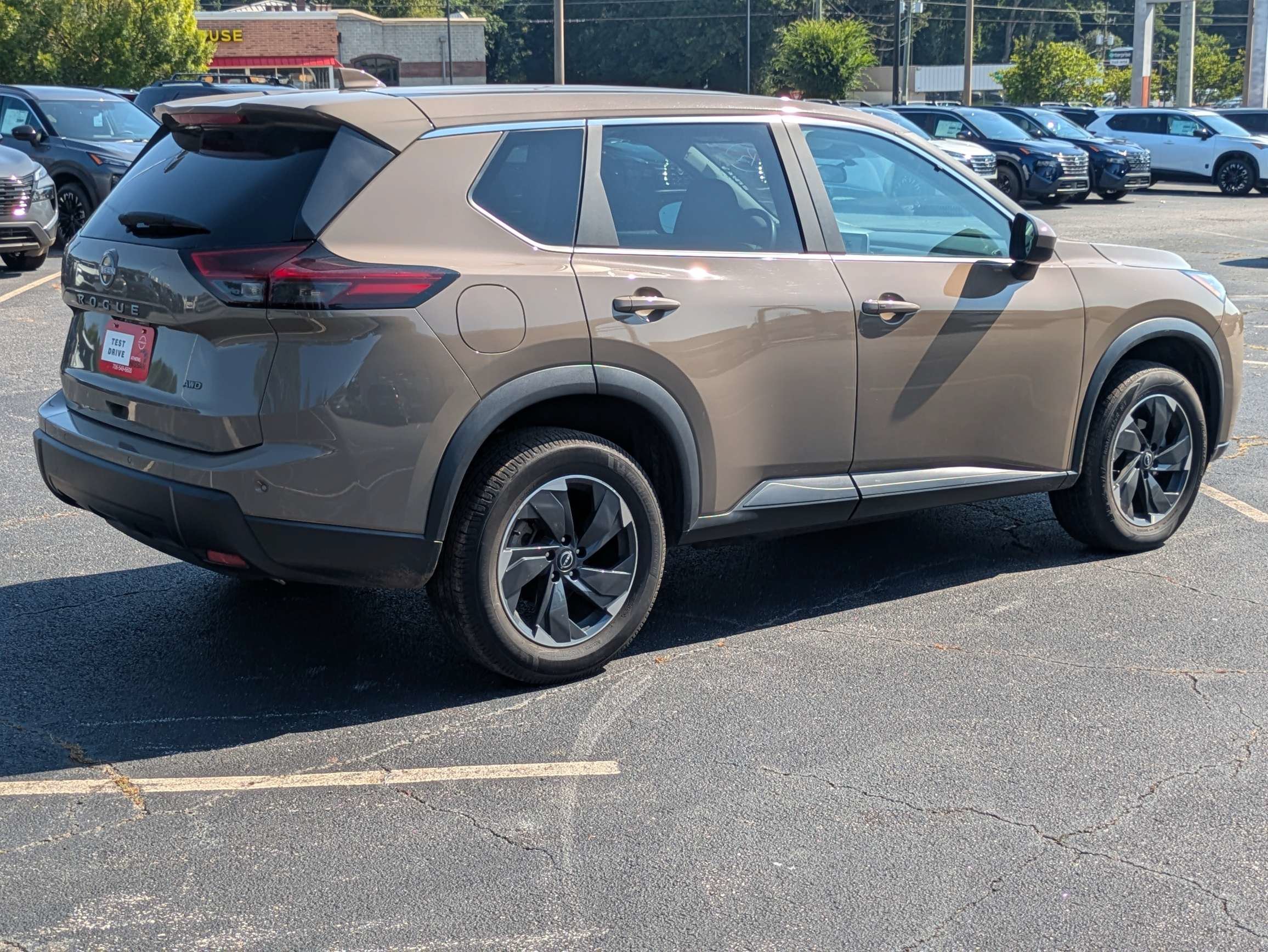 Used 2025  Nissan SV image 3
