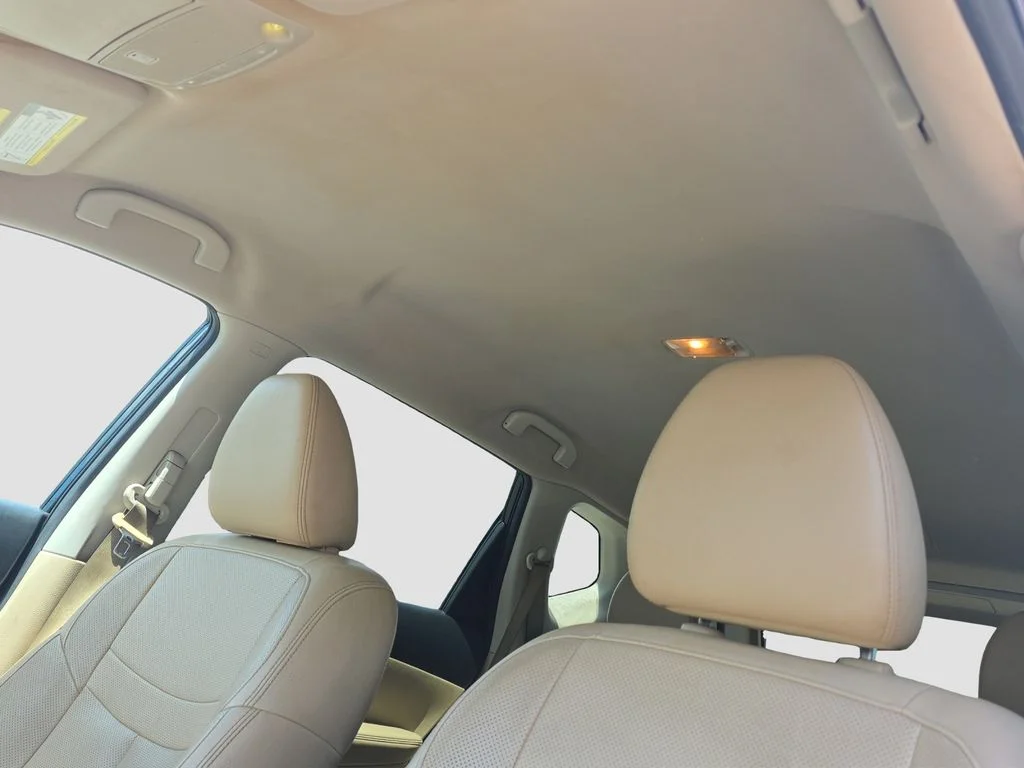 Used 2020 Green Nissan SL image 8