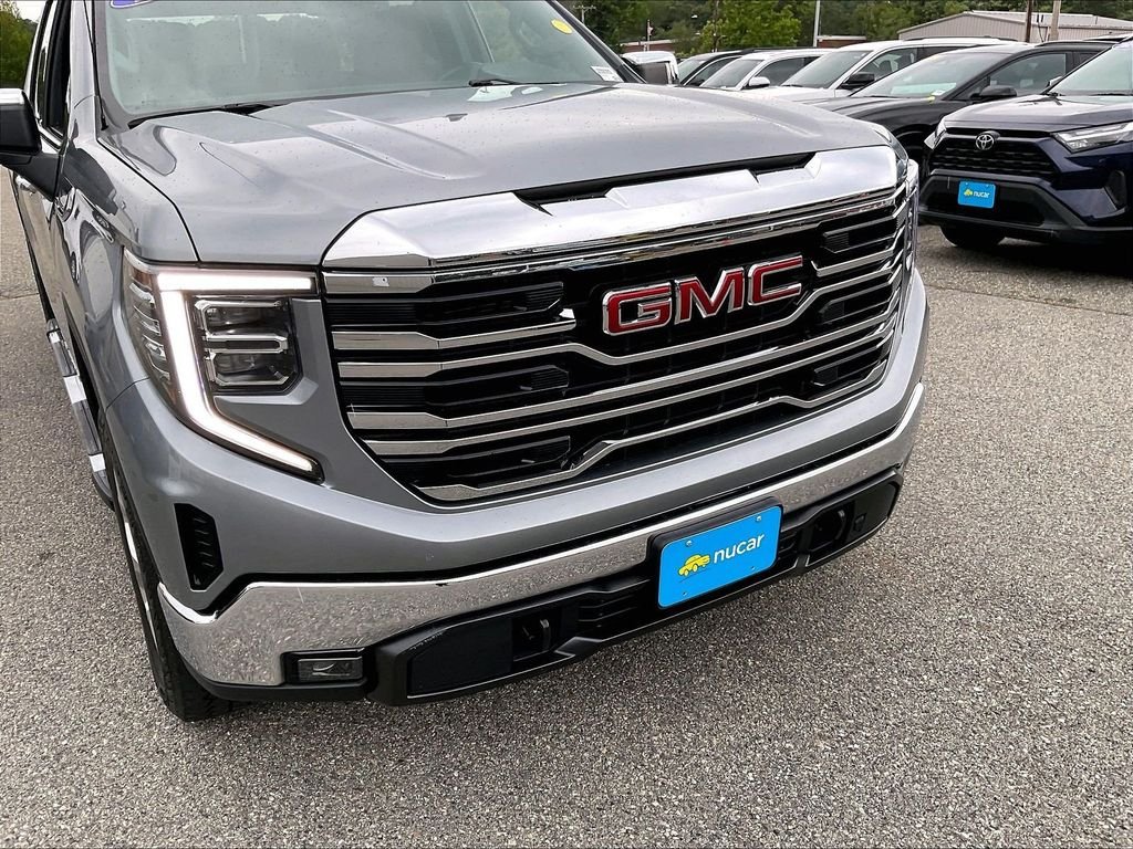 Used 2023 Silver GMC SLT image 32