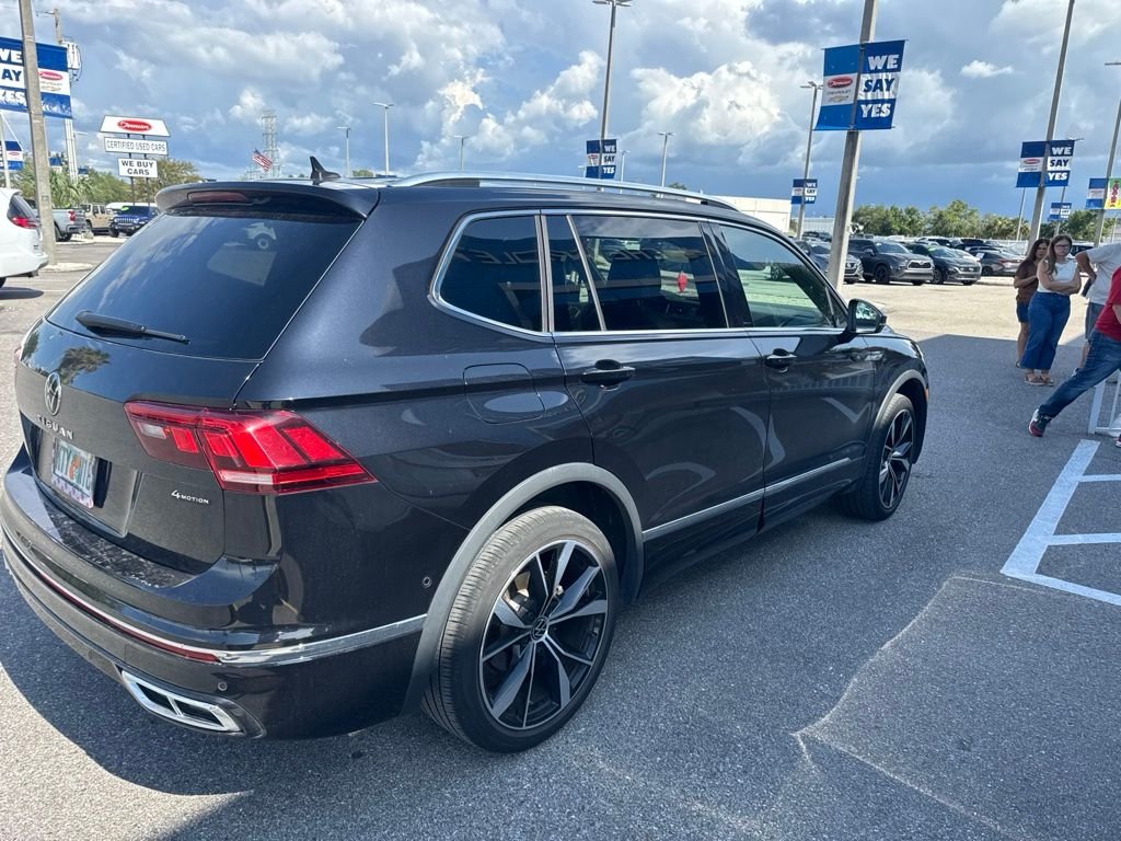 Used 2022  Volkswagen 2.0T SEL R-Line image 4