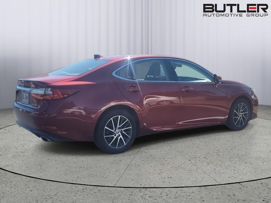 Used 2016 Matador Red Mica Lexus Sedan image 3