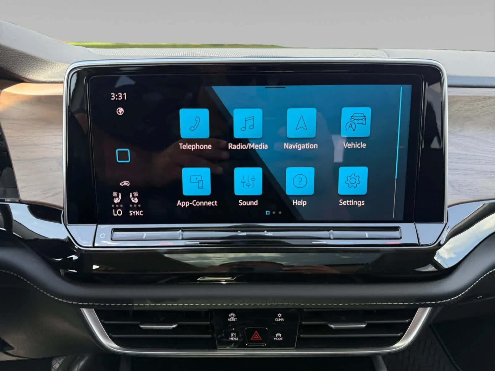 2026 Volkswagen Atlas SE w/Tech - Photo 15