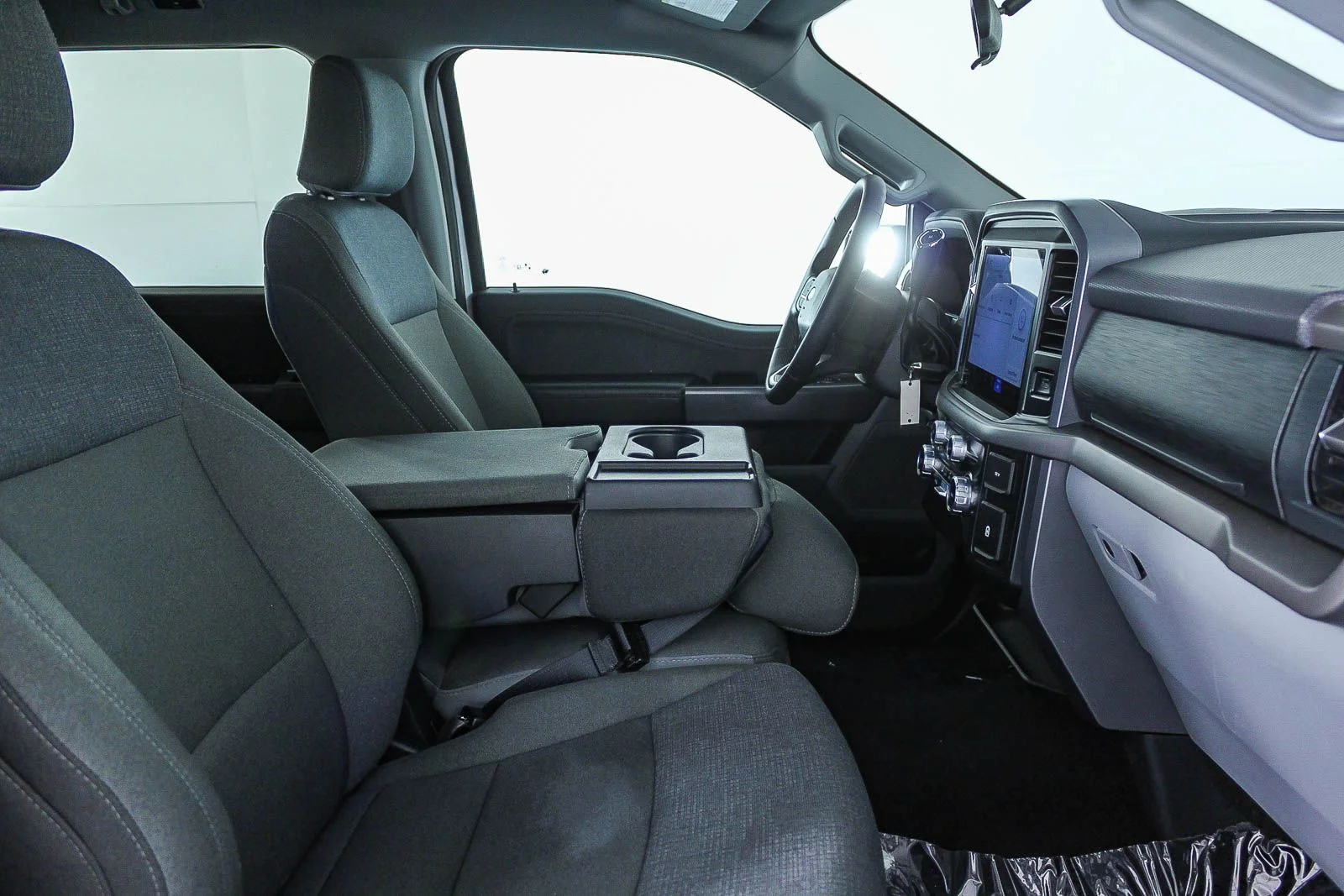 Used 2025 White Ford XLT image 17