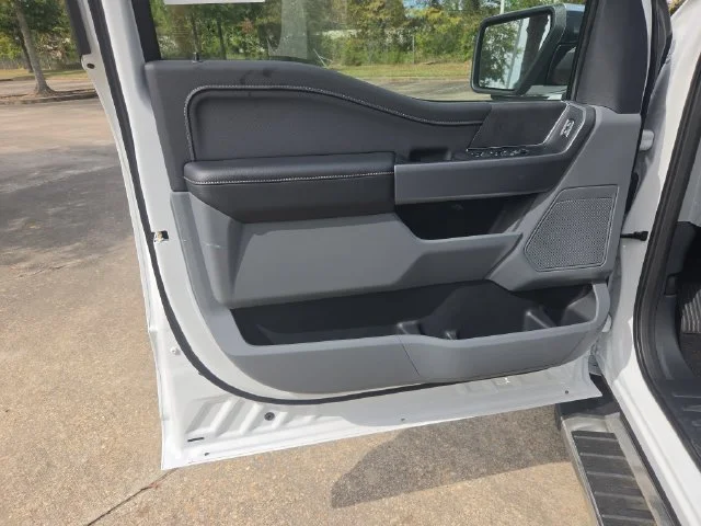 New 2026 Oxford White Ford XLT image 42