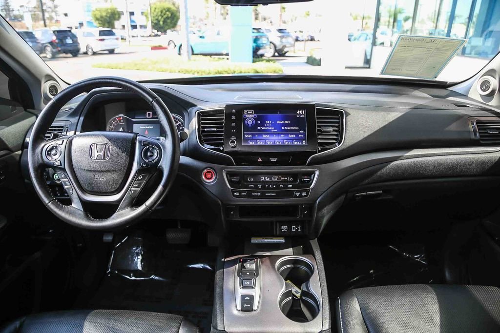 Certified Used 2023 Modern Steel Metallic Honda AWD RTL-E image 13