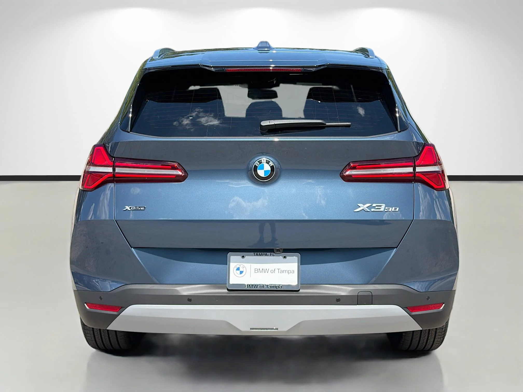 New 2026 Arctic Race Blue metallic BMW 30 xDrive image 4