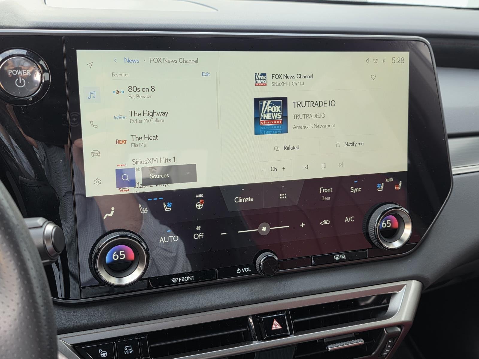 2024 Lexus RX Hybrid 500h - Photo 23