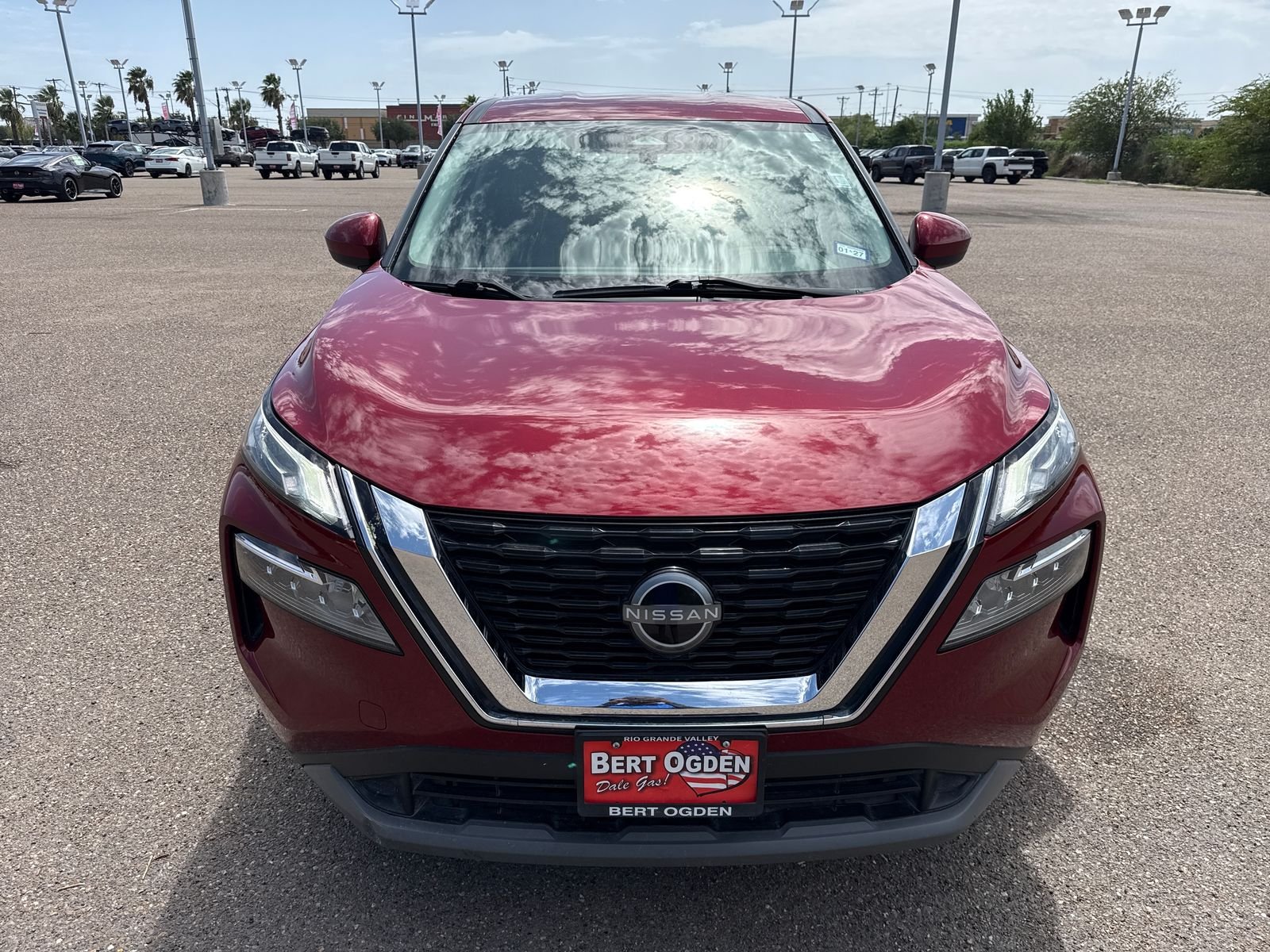 Used 2023 Red Nissan SV image 2