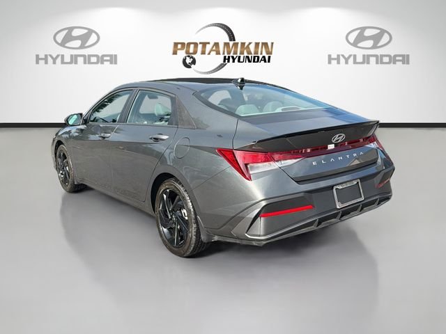Used 2026 Gray Hyundai SEL Sport image 7