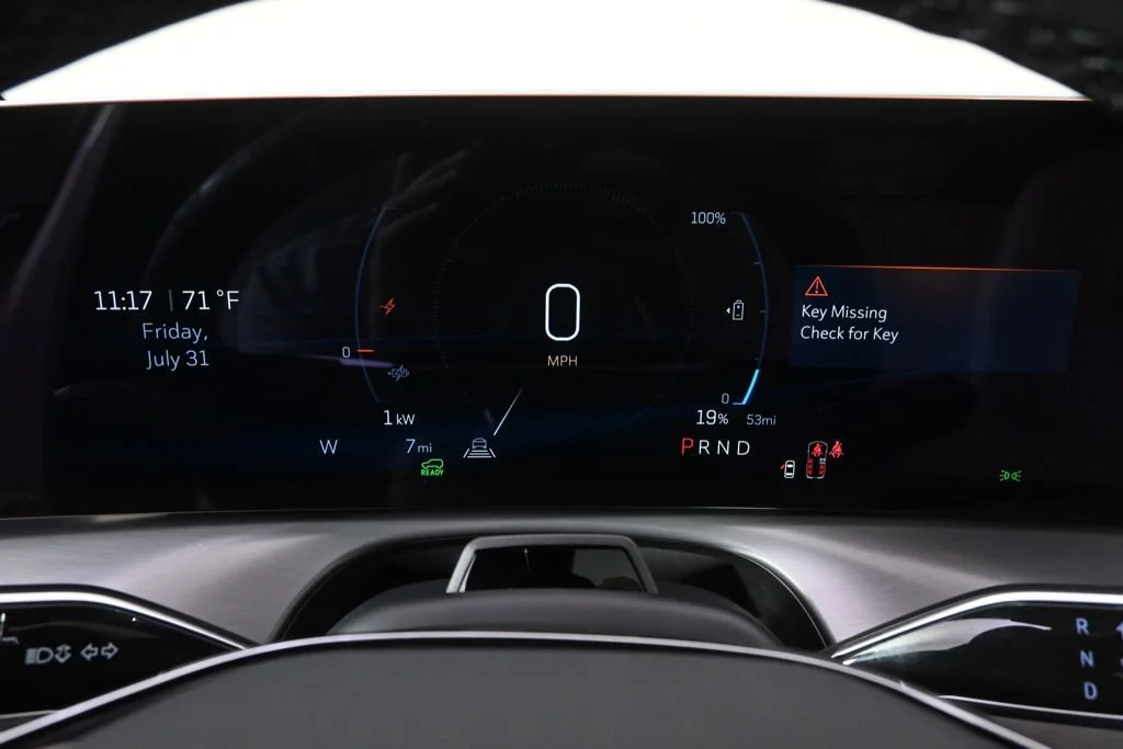 2027 Cadillac VISTIQ Sport - Photo 25