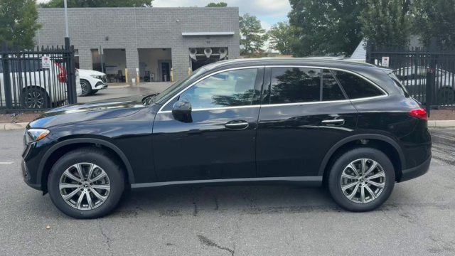 New 2027 Black Mercedes-Benz GLC 300 image 34
