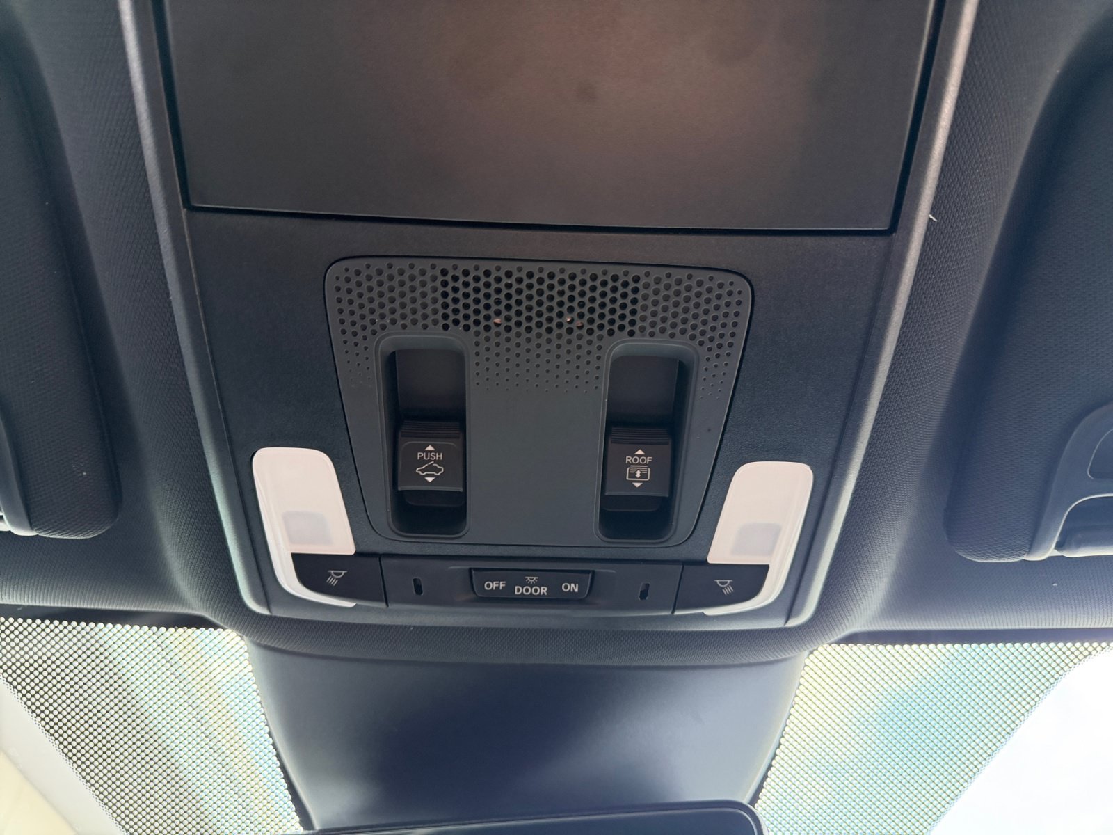 2025 Honda Pilot Black Edition - Photo 28