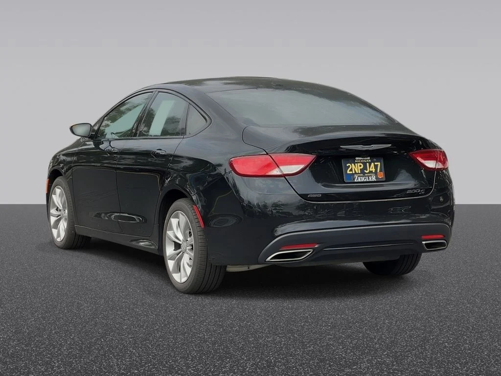 Used 2015 Black Chrysler S image 4