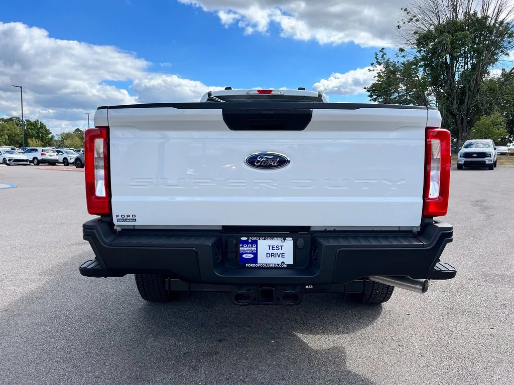 Used 2025 White Ford XL image 7