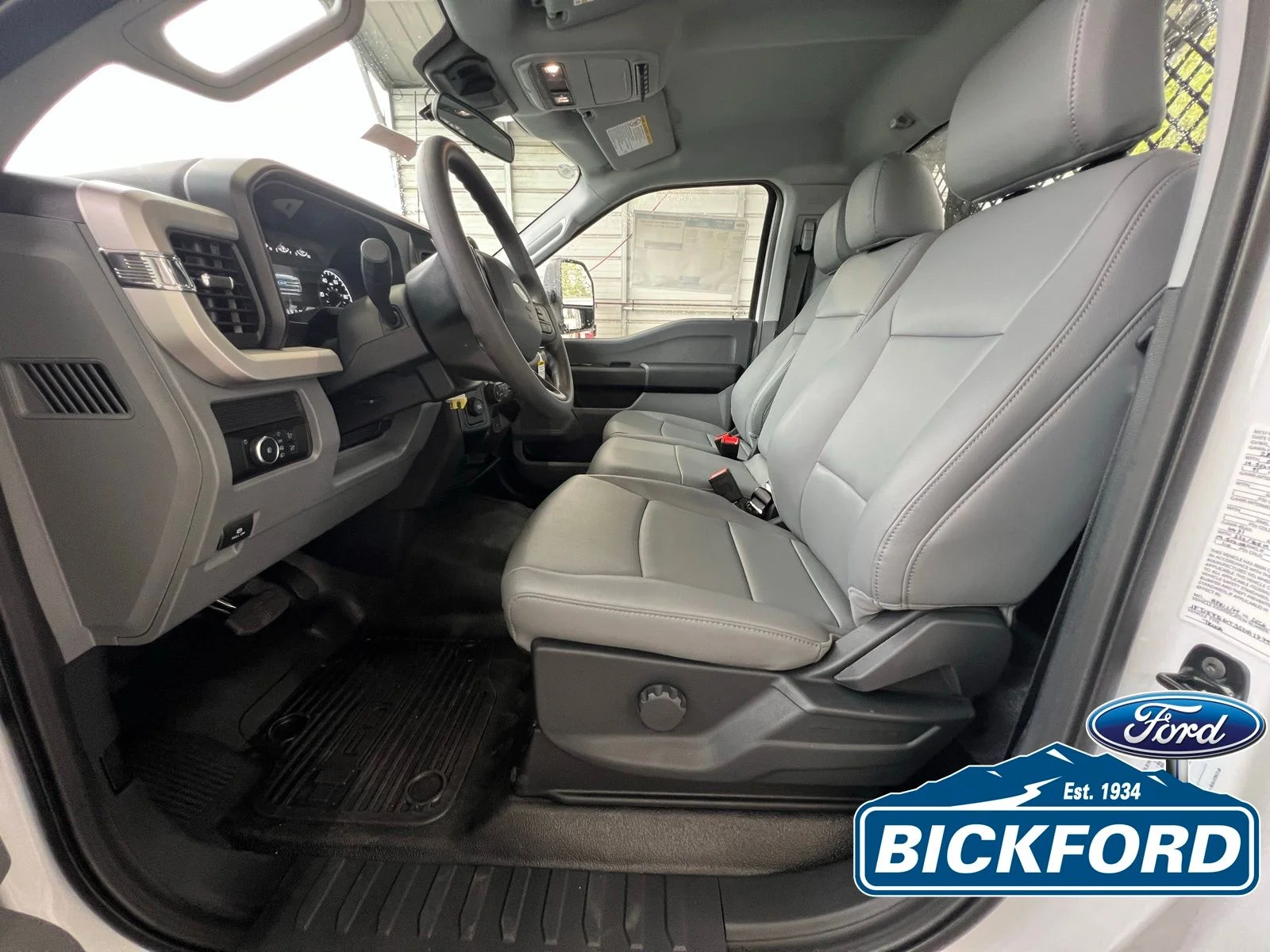 2025 Ford F-550 Super Duty Chassis Cab XL - Photo 8