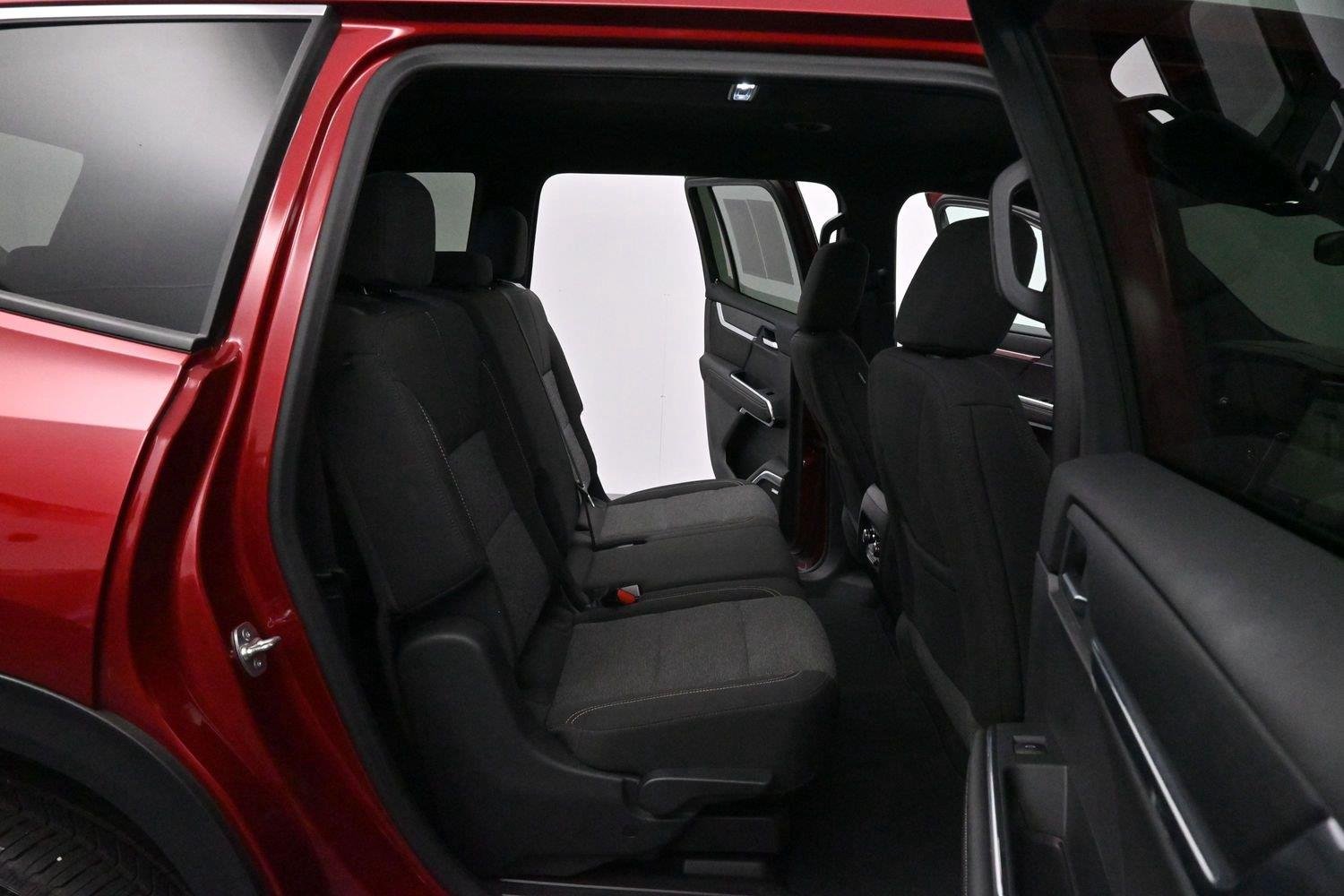 Used 2025 Volcanic Red Tintcoat GMC Elevation image 33