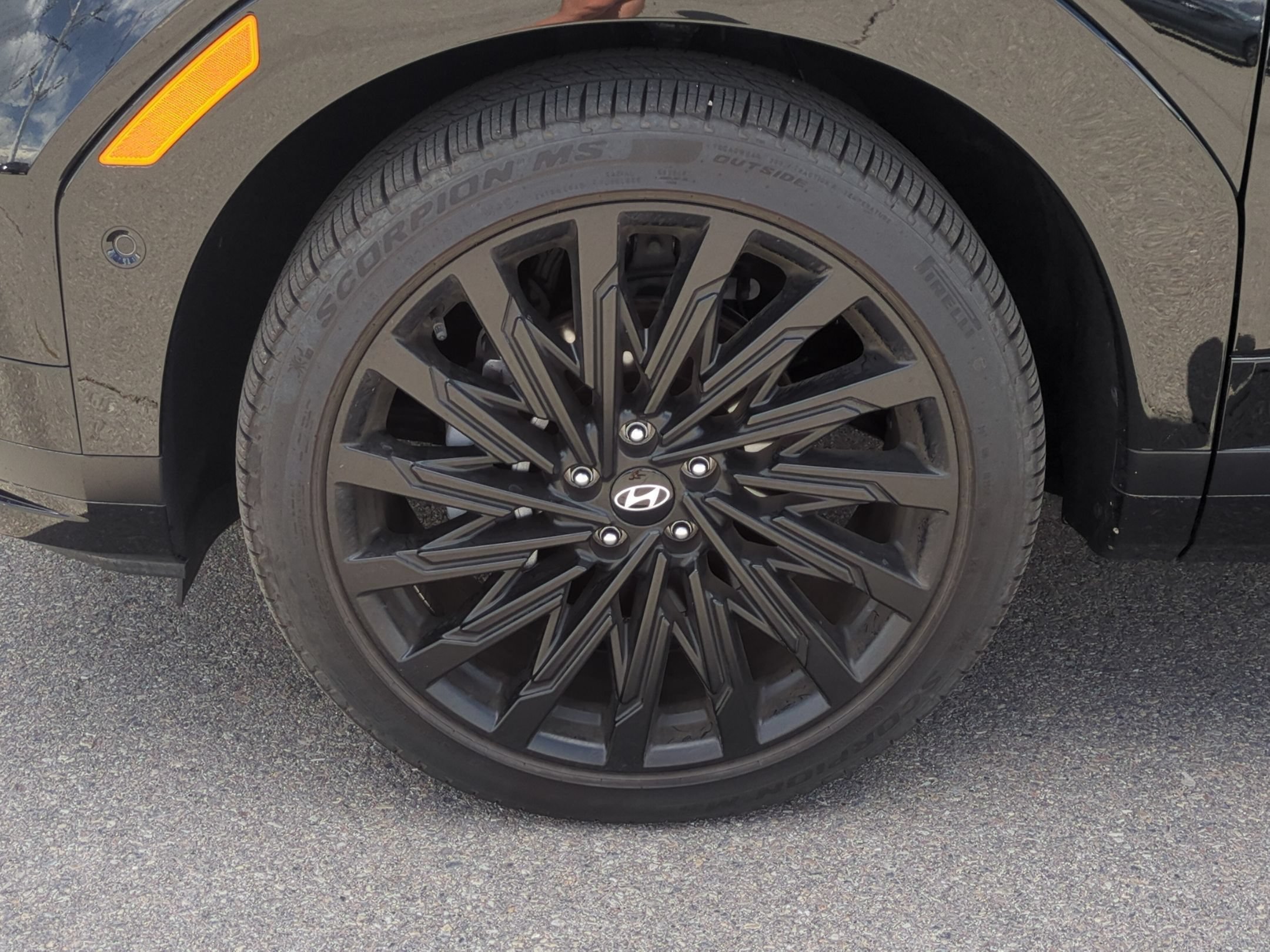 Used 2025 Phantom Black Hyundai Calligraphy image 11