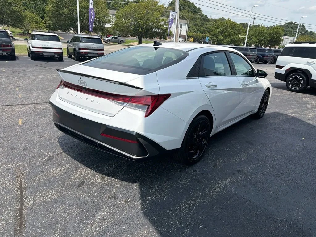 Used 2026 White Hyundai SEL Sport Premium image 6