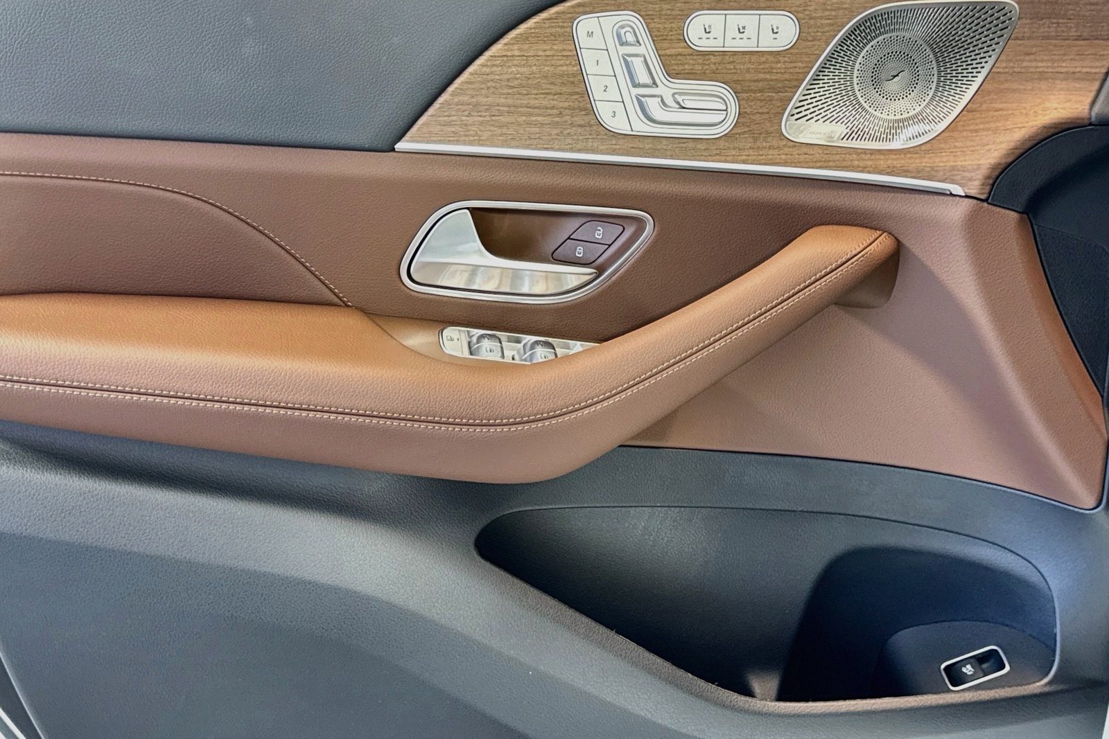New 2026 Polar White Mercedes-Benz GLE 450 image 16