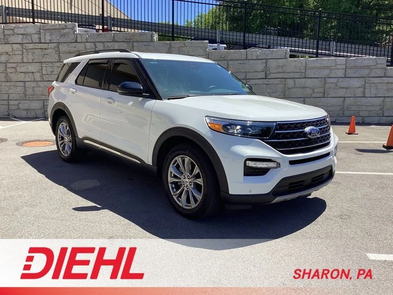 2023 Ford Explorer XLT 4WD's photo