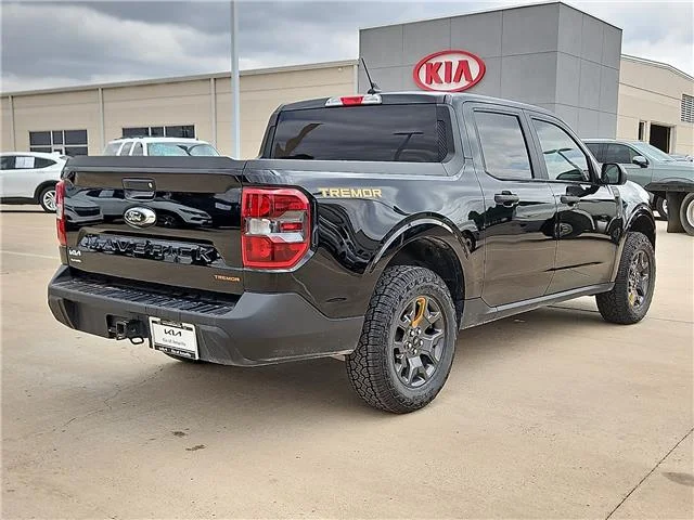 Used 2024 Black Ford XLT Advanced All-Wheel Drive SuperCrew 4.5 ft. box image 3