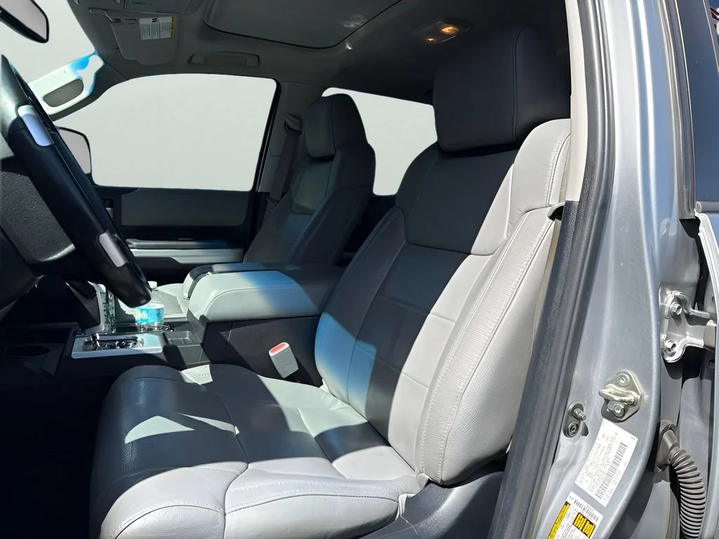 Used 2014  Toyota LTD image 5