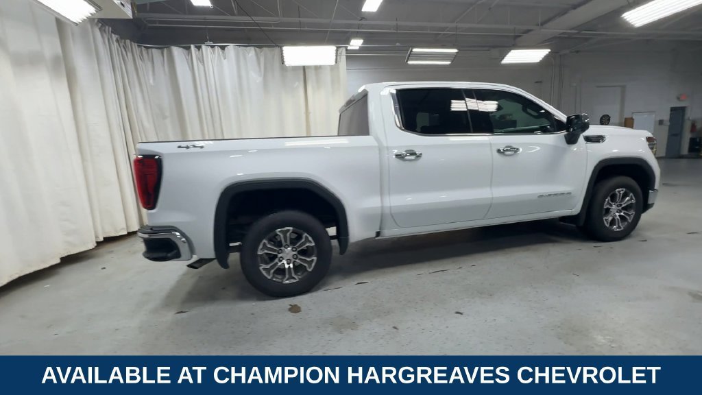 2025 GMC Sierra 1500 SLT - Photo 11