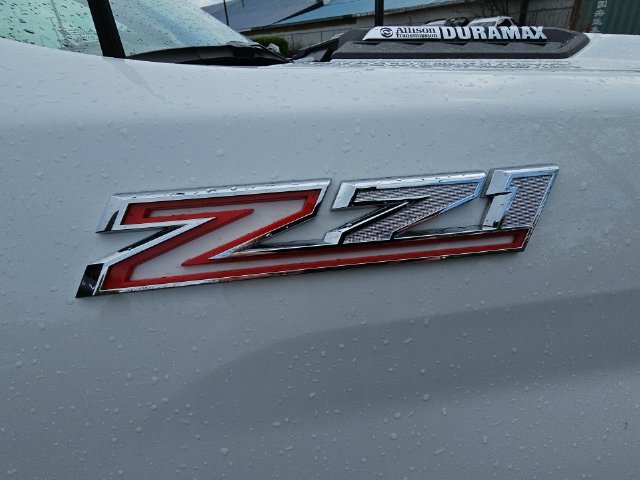 New 2026 Summit White Chevrolet Custom image 38