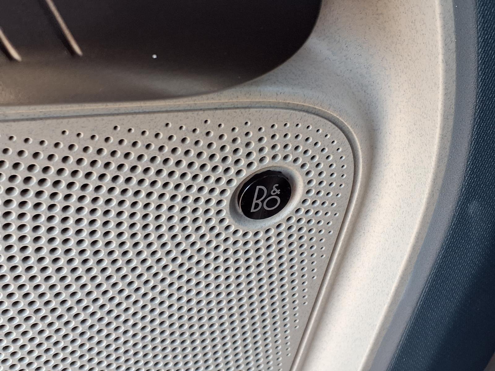 New 2026 Carbonized Gray Metallic Ford Lariat® image 8