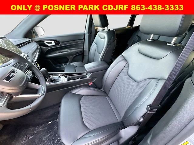 New 2026 Silver Zynith Metallic Clear-Coat Exterior Paint Jeep Latitude image 20